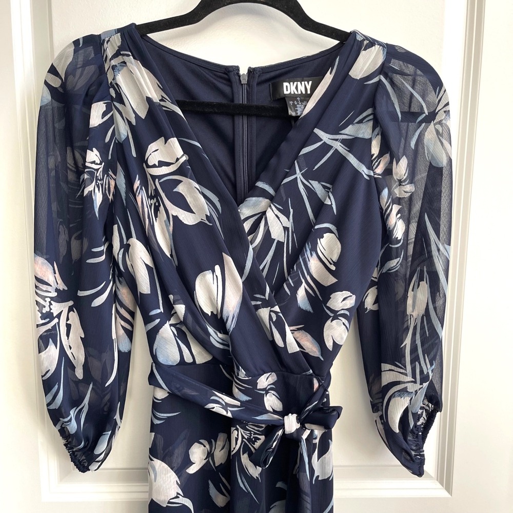 DKNY Navy Floral Wrap Maxi Dress Sheer Sleeve Tie Waist Size 2 NWT - Picture 5 of 13